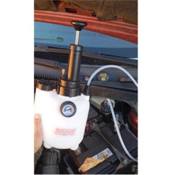 Alternative view of TOOLHUB - SANGRADOR DE FRENOS POR PRESION – CAP. 2,5L
